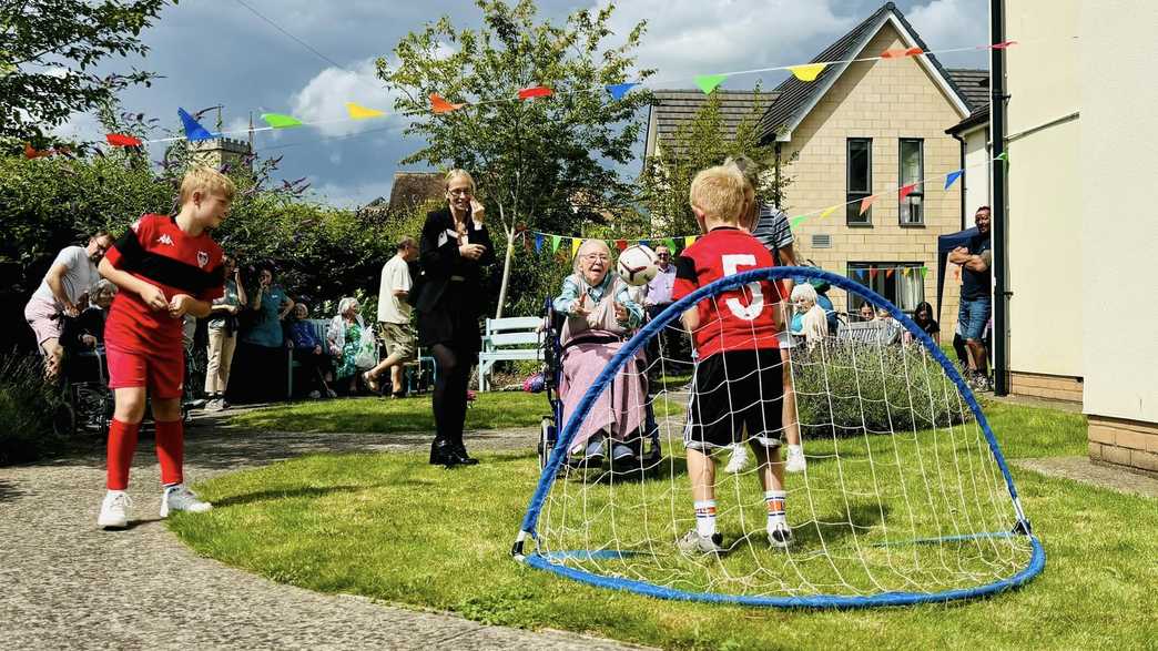 Scarlet House Care Home Stroud activities-carousel - 8