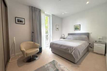 Apartment 8 image 4