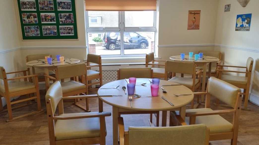 Seaford Head Retirement Home Care Home Seaford meals-carousel - 1