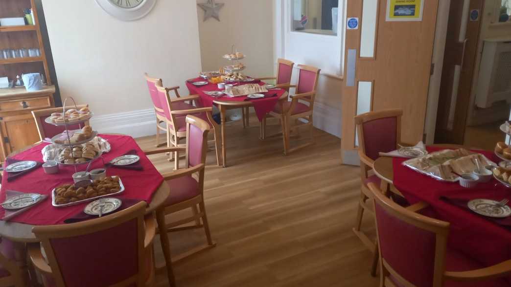 Seaview Residential Home Limited Care Home Southsea meals-carousel - 1
