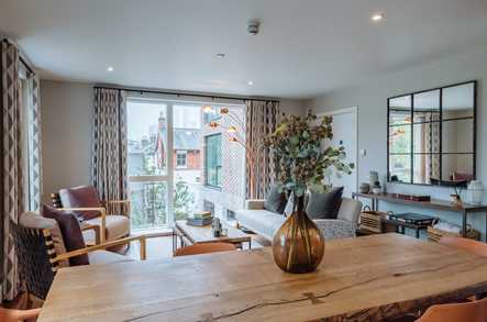 Apartment 17 image 5