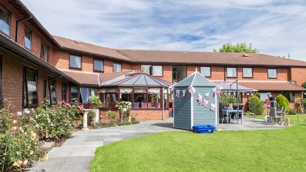 Sherwood Lodge Care Home Preston buildings-carousel - 8