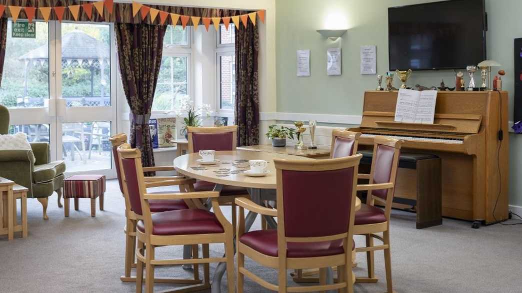 Surrey Heights Care Home Godalming meals-carousel - 1