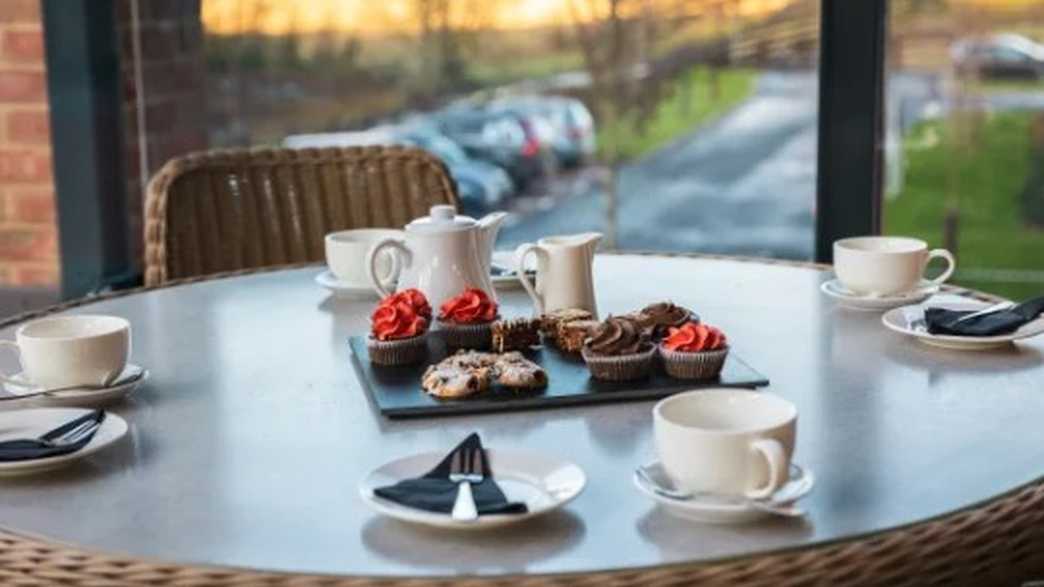 Stoneham Grove Care Home Care Home Reading meals-carousel - 1
