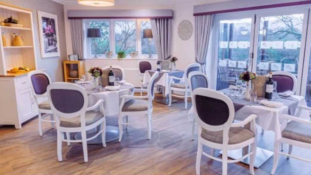 Stoneham Grove Care Home Care Home Reading meals-carousel - 2