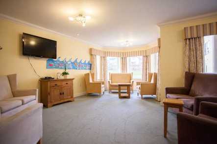 Summerfield House Nursing Home Care Home Halifax  - 3