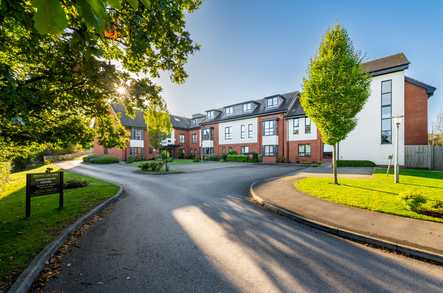 Sunnybank House Care Home Eastleigh  - 1