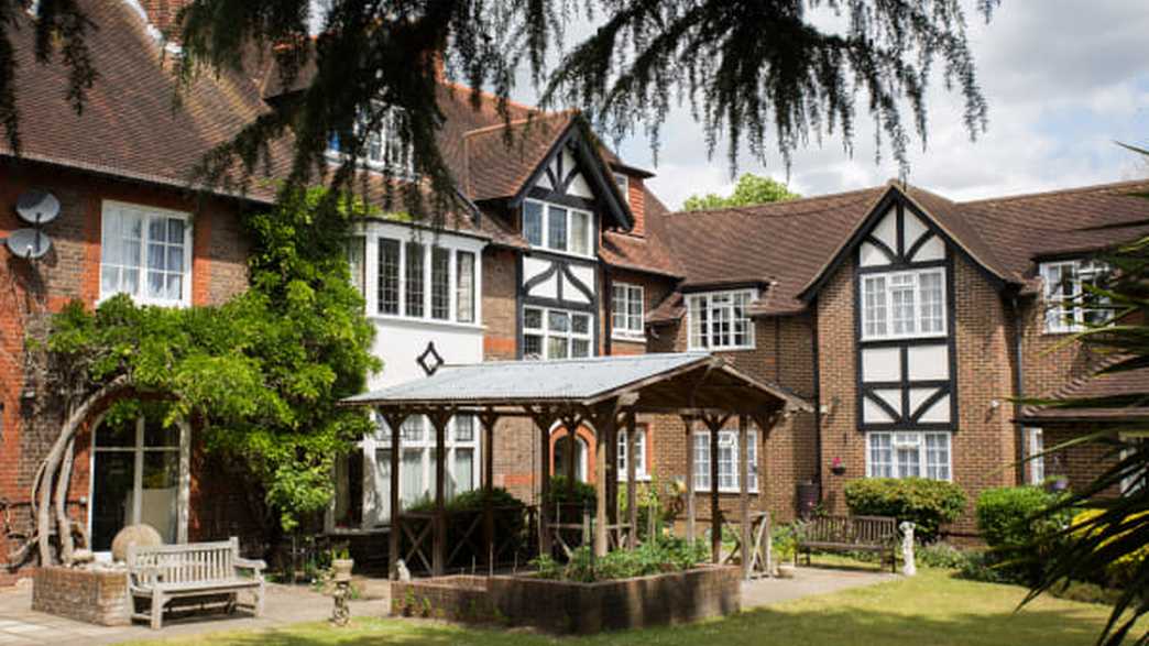 Sutton Lodge Care Home Care Home Weybridge buildings-carousel - 3