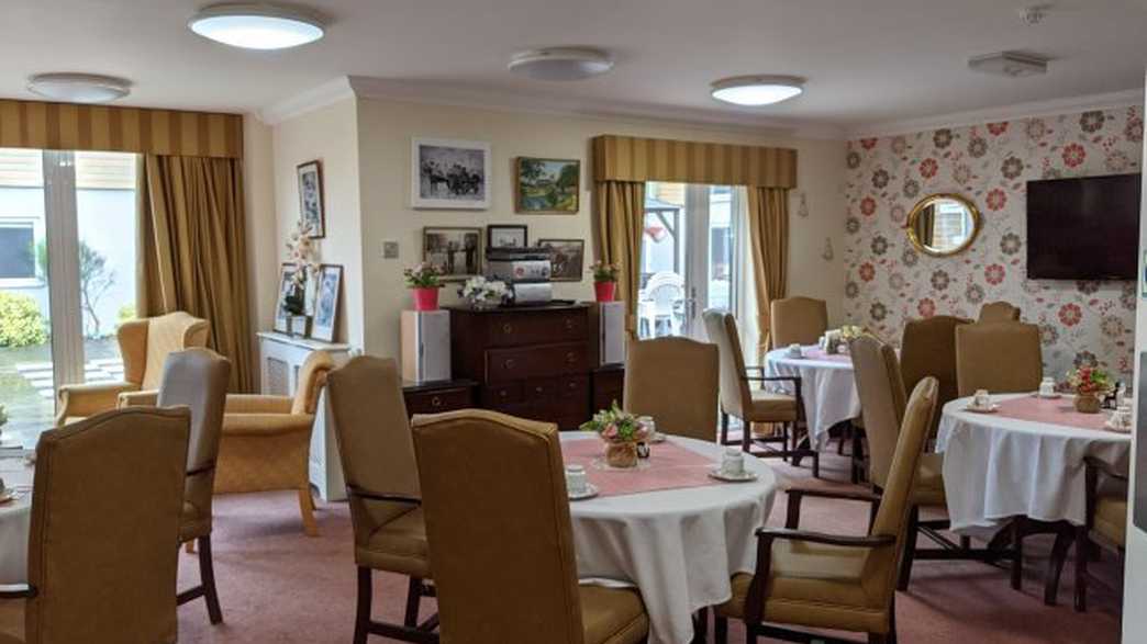 Tallis House Care Home Waltham Abbey meals-carousel - 3