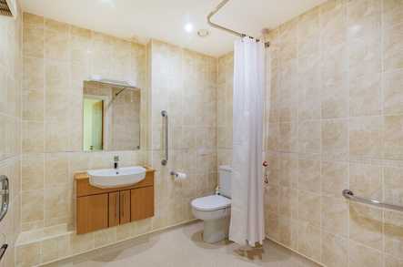 Thackrah Court 2 Bed Apartment image 3