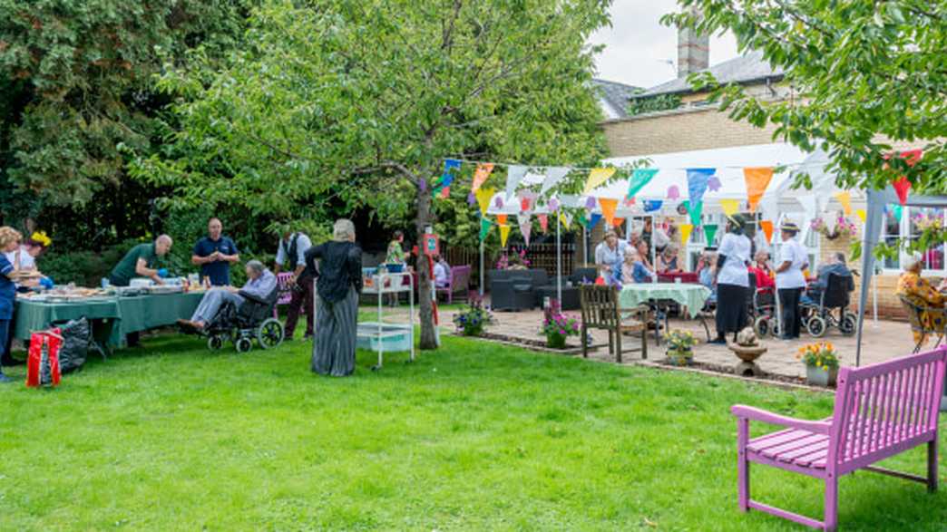 The Cedars Care Centre Care Home New Barnet buildings-carousel - 3