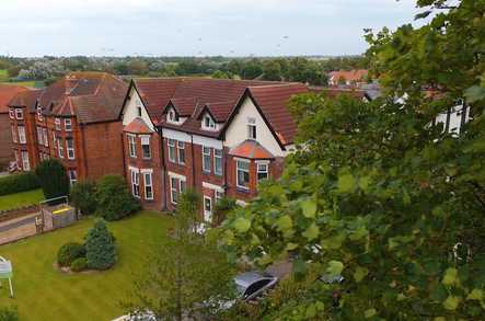 The Dales Care Home Care Home Wirral  - 5