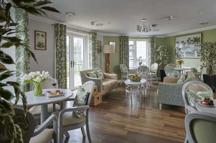 The Lakes Care Centre Care Home Cirencester  - 4