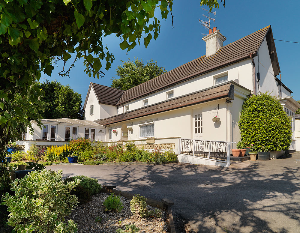 The Laurels and Pine Lodge | Care Home | Poole, BH15 3NA