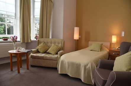 The Manor House Care Home Care Home Wirral  - 4