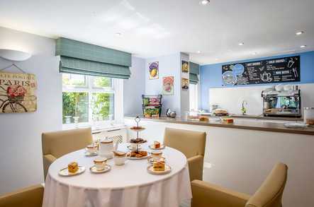 The Spinney Care Home Care Home London  - 2