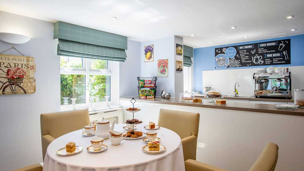 The Spinney Care Home Care Home London meals-carousel - 1