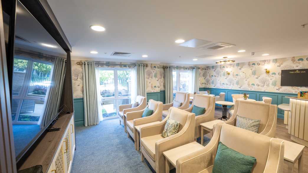 The Wickets Care Home Southampton buildings-carousel - 12