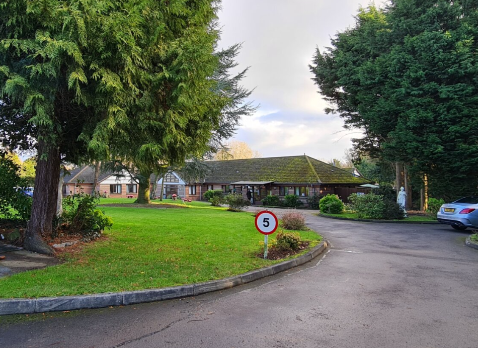 The Elms Care Home Care Home Louth LN11 0DE the-elms-care-home-care-home-louth-ln11-0de