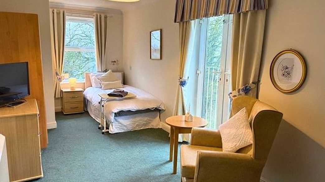 The Manor House Residential Care Home Care Home Cottingham accommodation-carousel - 3