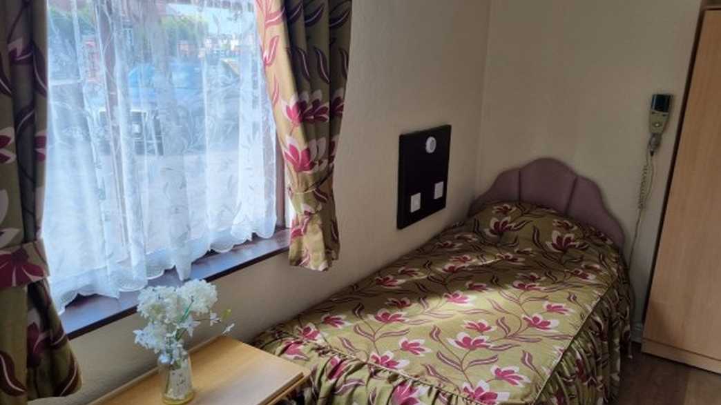 Tudor Manor Care Home and inpatient rehabilitation centre Care Home Stourbridge accommodation-carousel - 1
