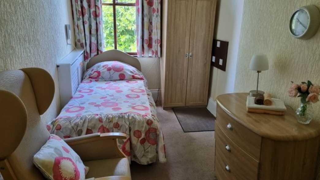 Tudor Manor Care Home and inpatient rehabilitation centre Care Home Stourbridge accommodation-carousel - 2