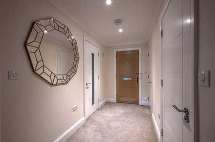 Apartment 38 image 3