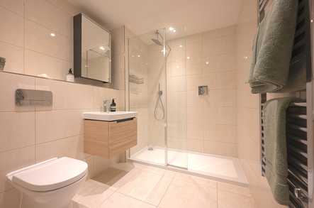Apartment 38 image 4