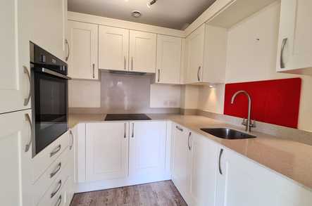 Apartment 6 image 2