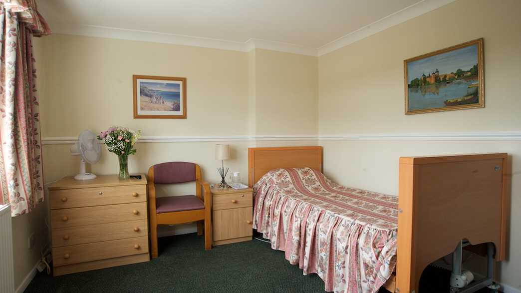 Lovat House Residential Care Care Home Wokingham accommodation-carousel - 1