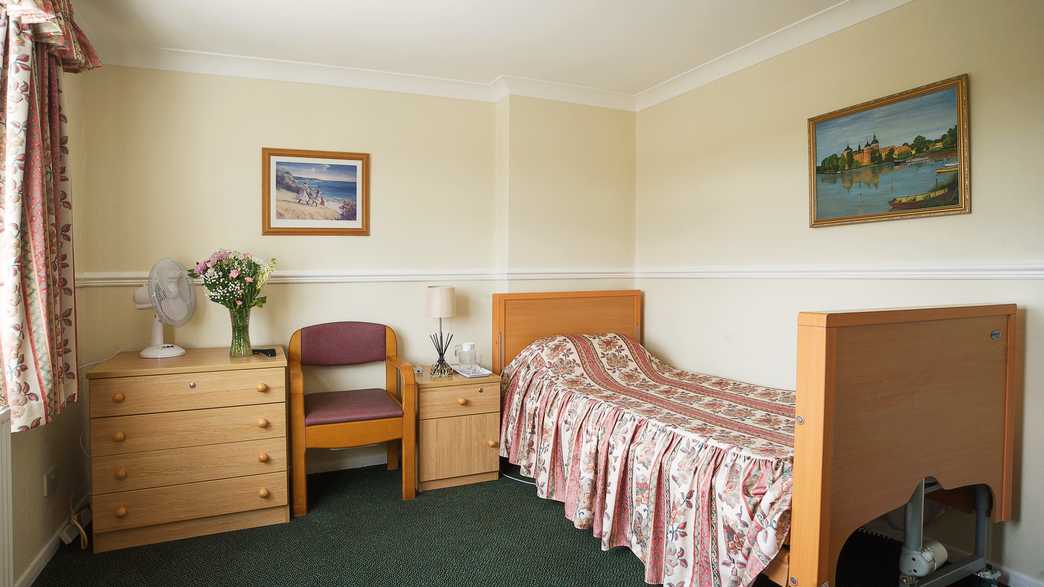 Lovat House Residential Care Care Home Wokingham accommodation-carousel - 4