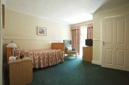 Lovat House Residential Care Care Home Wokingham  - 4