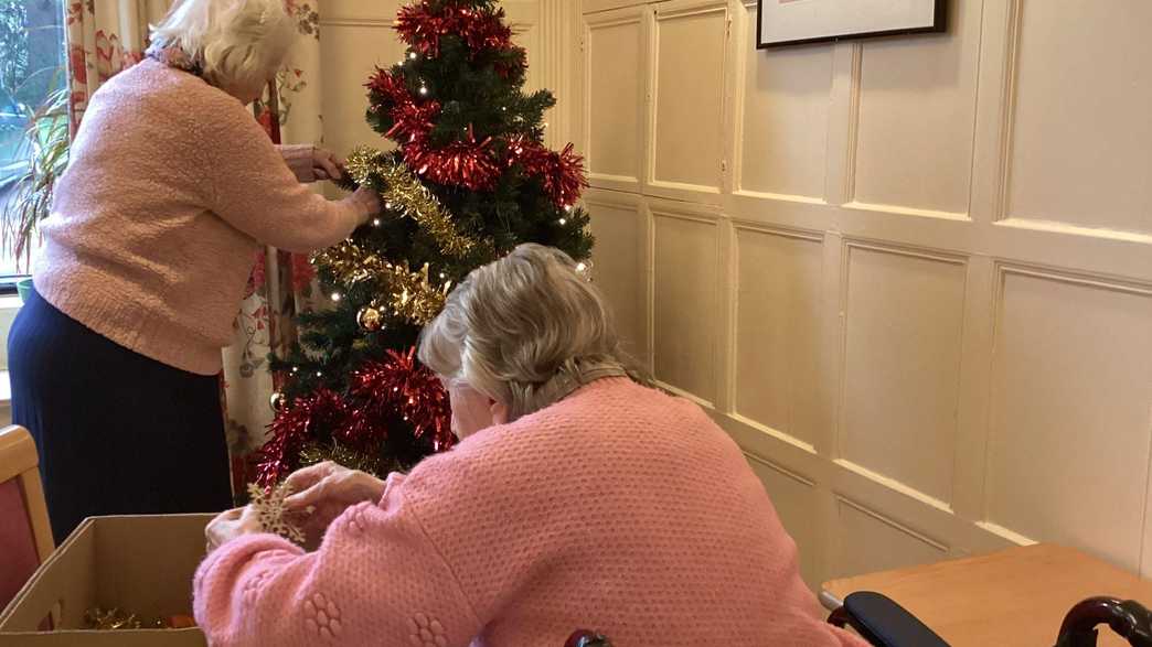 Wardington House Nursing Home Care Home Banbury activities-carousel - 4