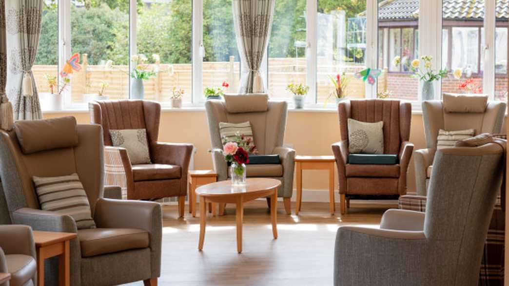 Warren Lodge Care Centre Care Home Finchampstead buildings-carousel - 2