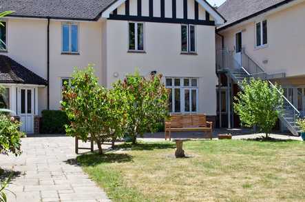 Whitegates Care Centre Limited Care Home Staines-upon-thames  - 3