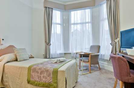 Whitegates Care Centre Limited Care Home Staines-upon-thames  - 5