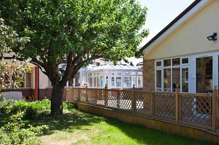 Whitegates Care Centre Limited Care Home Staines-upon-thames  - 2