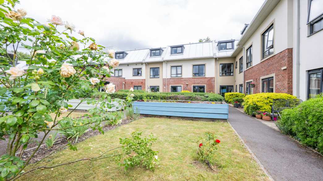Winchcombe Place Care Home Newbury buildings-carousel - 7