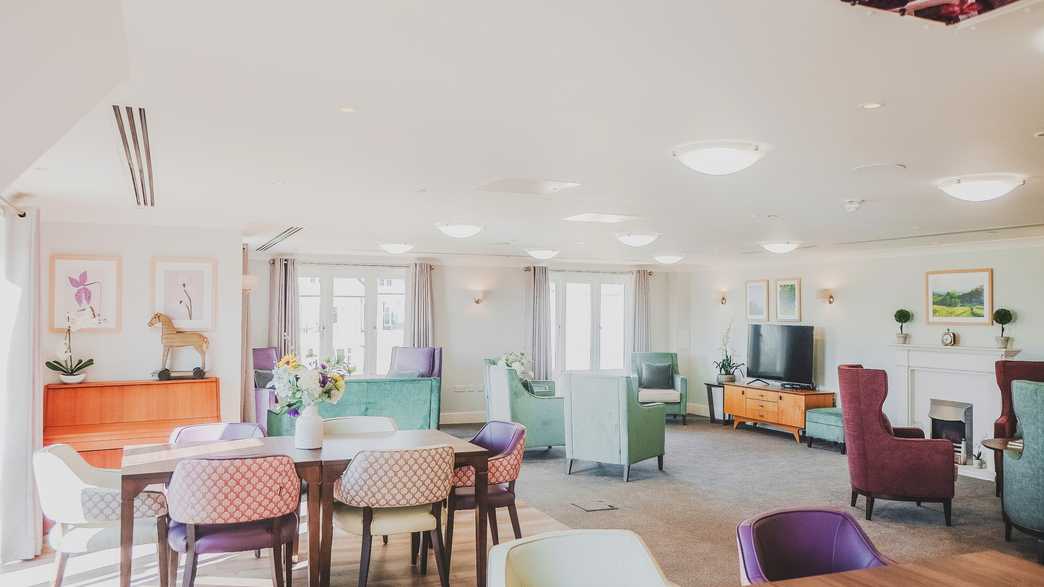 Richmond Villages Witney Care Home Care Home Witney buildings-carousel - 1