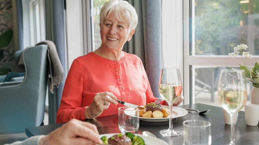 Groveland Park Care Home Care Home Bexleyheath meals-carousel - 4