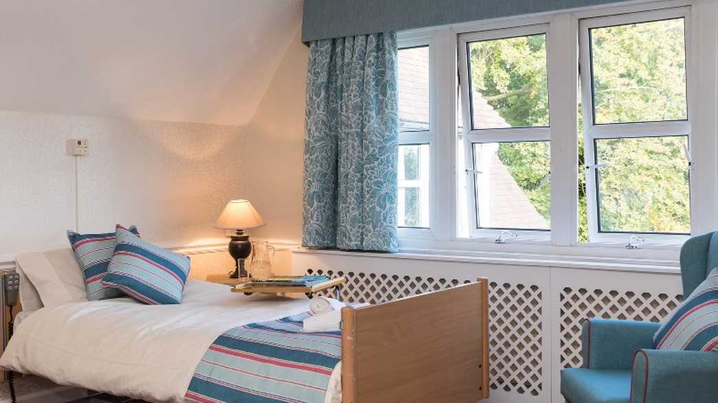 Woodbury House Care Home Reading accommodation-carousel - 1