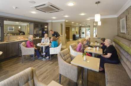 Woodland Manor Care Home Care Home Gerrards Cross  - 2