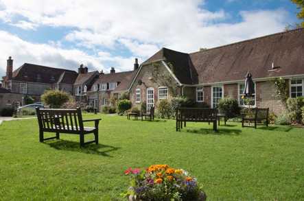 Wren House Residence for the Retired & Elderly - Warminster Care Home Warminster  - 5