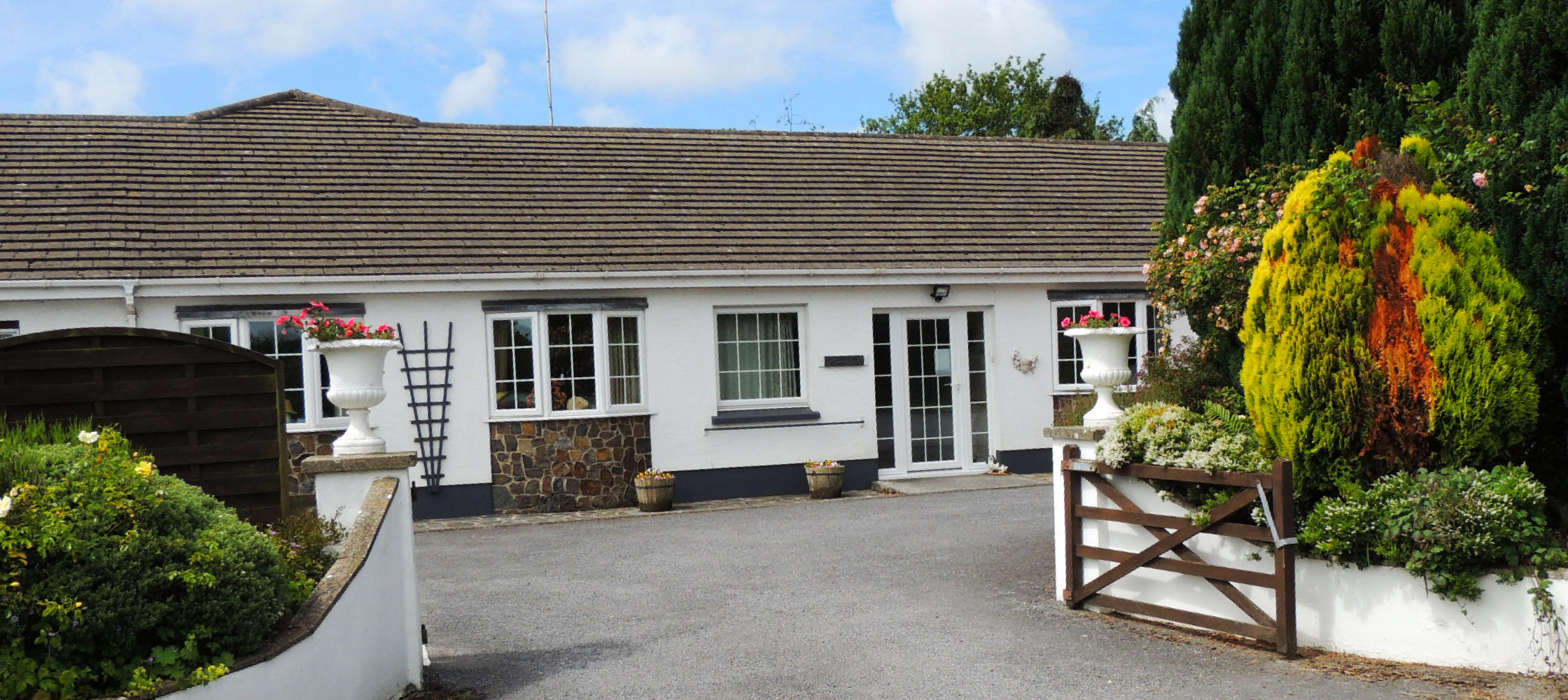 Y GarregLwyd Care Home Care Home Carmarthen, SA33 4DH