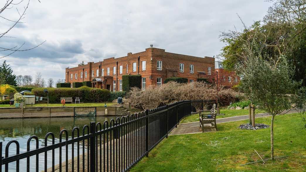 Abbey Chase Nursing Home Care Home Chertsey buildings-carousel - 4