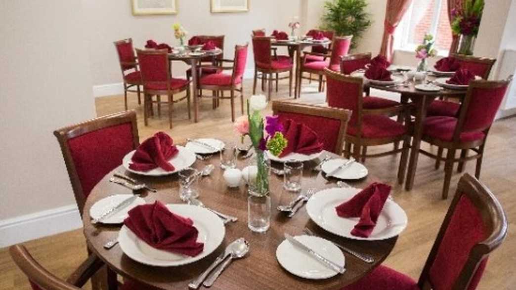 Ardenlea Grove Care Home Care Home Solihull meals-carousel - 1