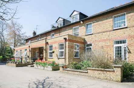 Auburn Mere Care Home Watford  - 1