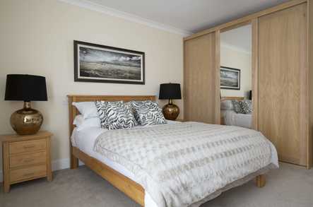 The Retreat - 1 Bedroom Apartment image 1