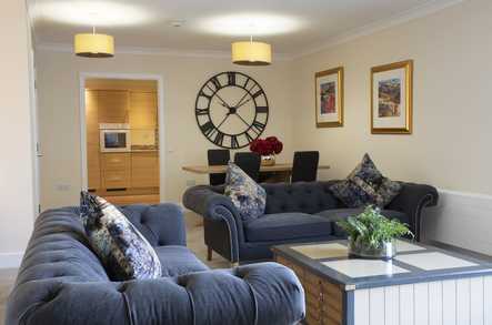 The Retreat - 1 Bedroom Apartment image 3