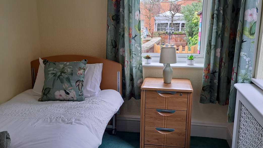 Highbury Rise Care Home Hitchin accommodation-carousel - 4